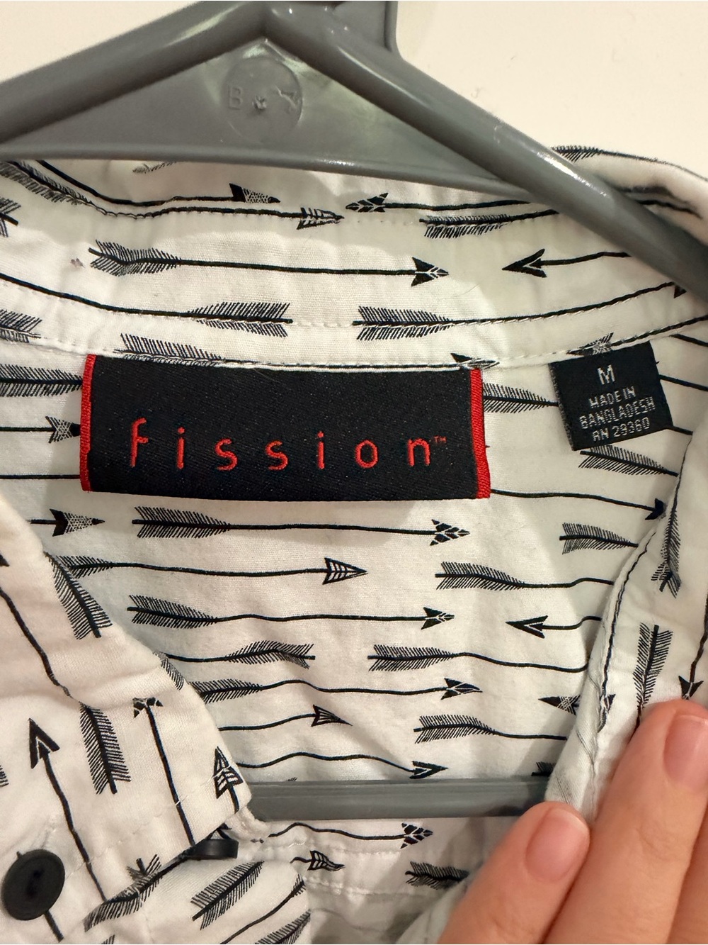 Fission Black Arrow Print Button Down Short Sleeve Art Coastal Native Compass M